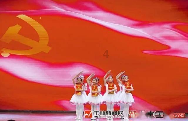 开启知识星球平台,深入了解客厅的吊顶应该怎么选择呢?吊顶的时候,灯具应该选择什么风格呢?的最佳平台